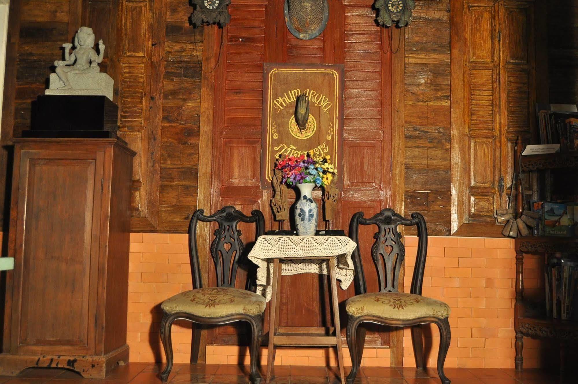 Ayutthaya Bouchic Hostel Exterior photo